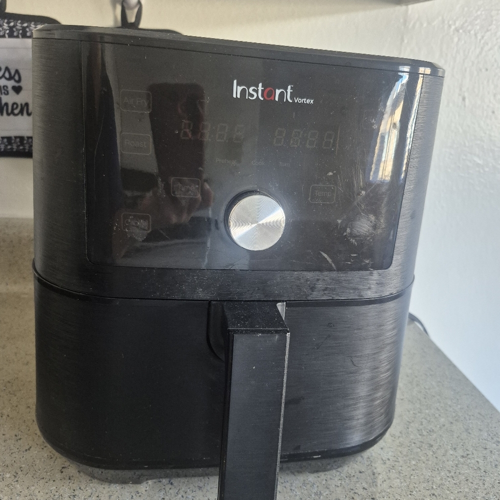 Instant Vortex Plus Air Fryer – 6 Qt (Used, Fully Functional)